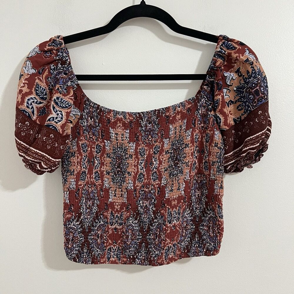 Hint of Mint Cropped Blouse Size M Red Burgundy Printed Puff Sleeve Cottage Boho